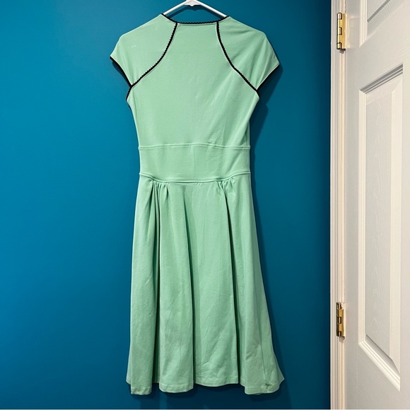 Pinup Girl Clothing - Luscious Dress in Mint with Mira the Mermaid Size M - Picture 4 of 5